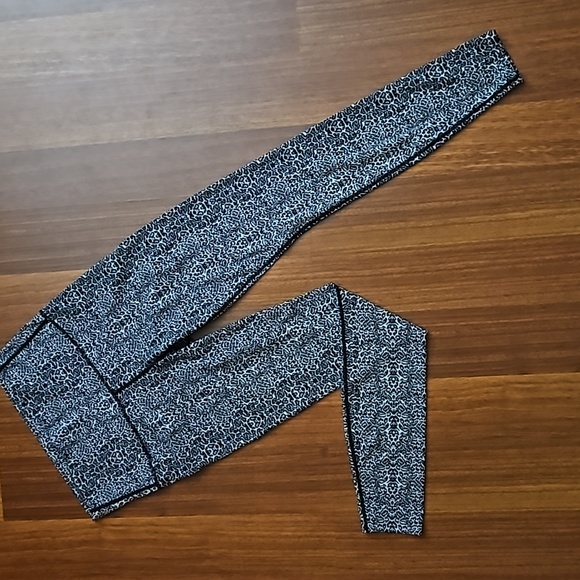 VARLEY Cheetah Animal Print Black Mauve Full Length Hi-Rise Legging, XS Like New - Picture 1 of 5